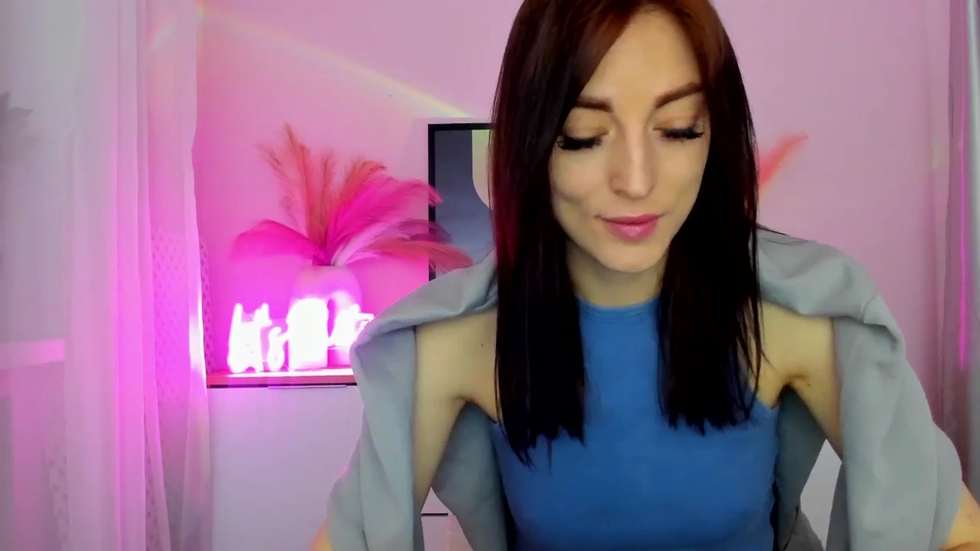 Gallery image thumbnail from KiiraDream's myfreecams stream on, 04/30/2025, 08:27 image 14 of 20