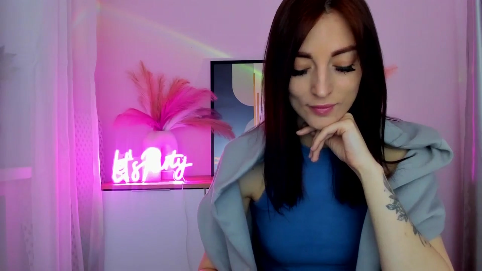Gallery image thumbnail from KiiraDream's myfreecams stream on, 04/30/2025, 08:27 image 16 of 20
