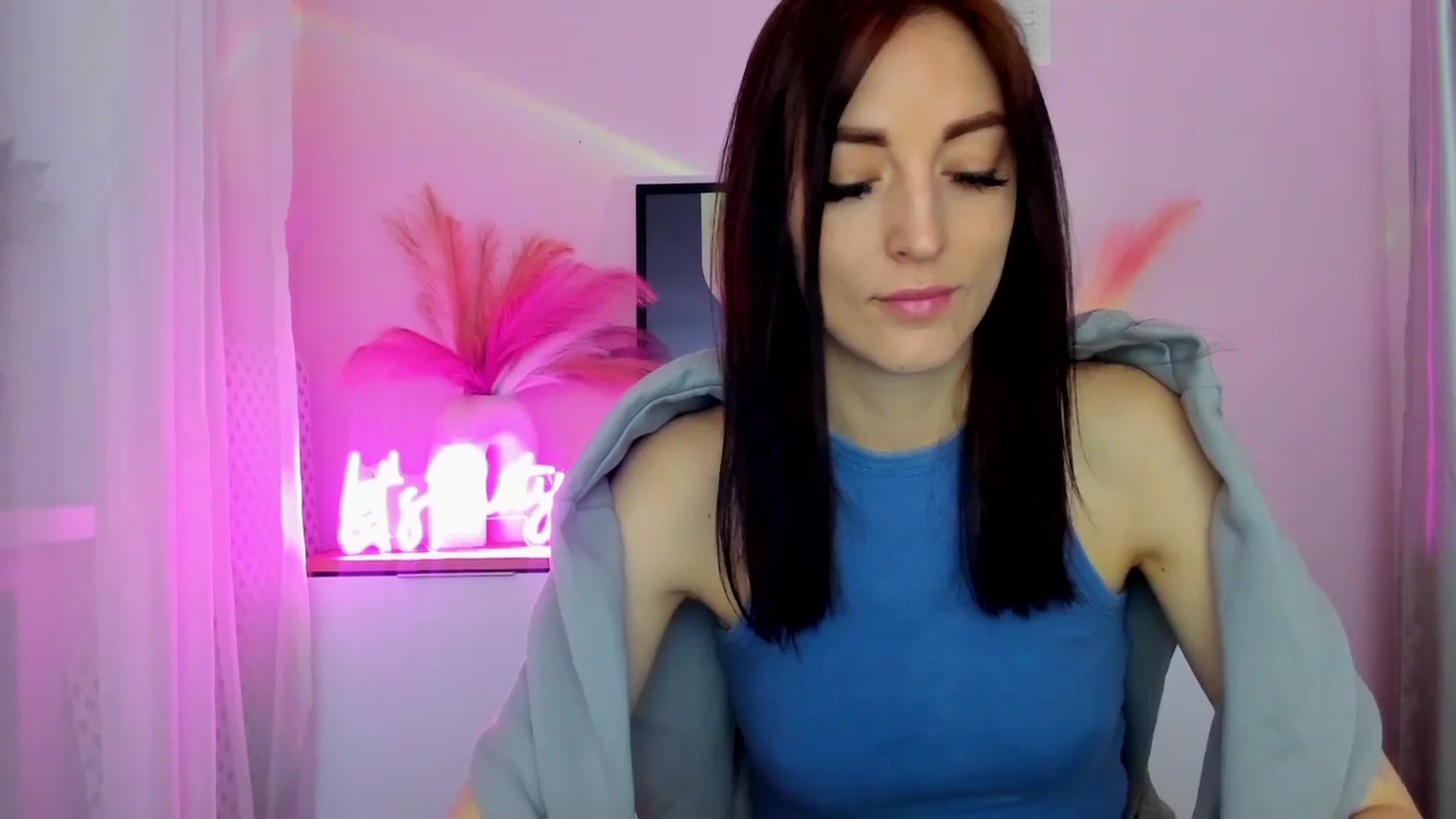 Gallery image thumbnail from KiiraDream's myfreecams stream on, 04/30/2025, 08:27 image 18 of 20