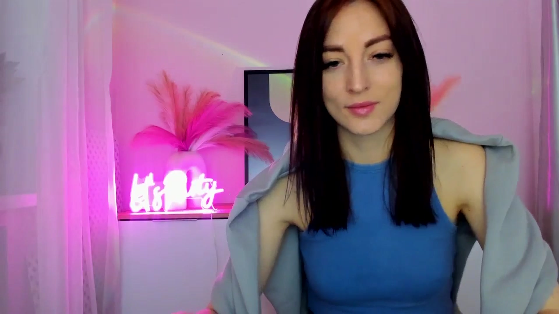 Gallery image thumbnail from KiiraDream's myfreecams stream on, 04/30/2025, 08:27 image 15 of 20