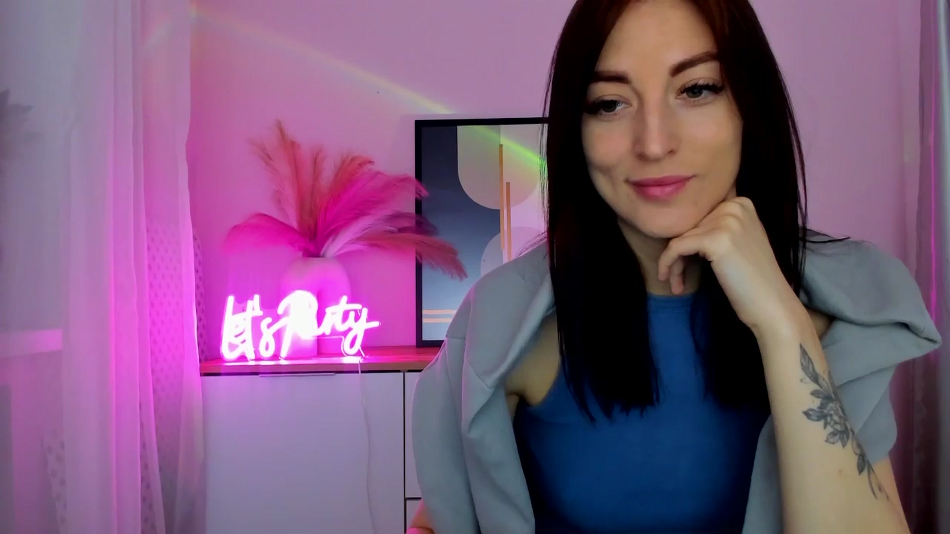 Gallery image thumbnail from KiiraDream's myfreecams stream on, 04/30/2025, 08:27 image 13 of 20