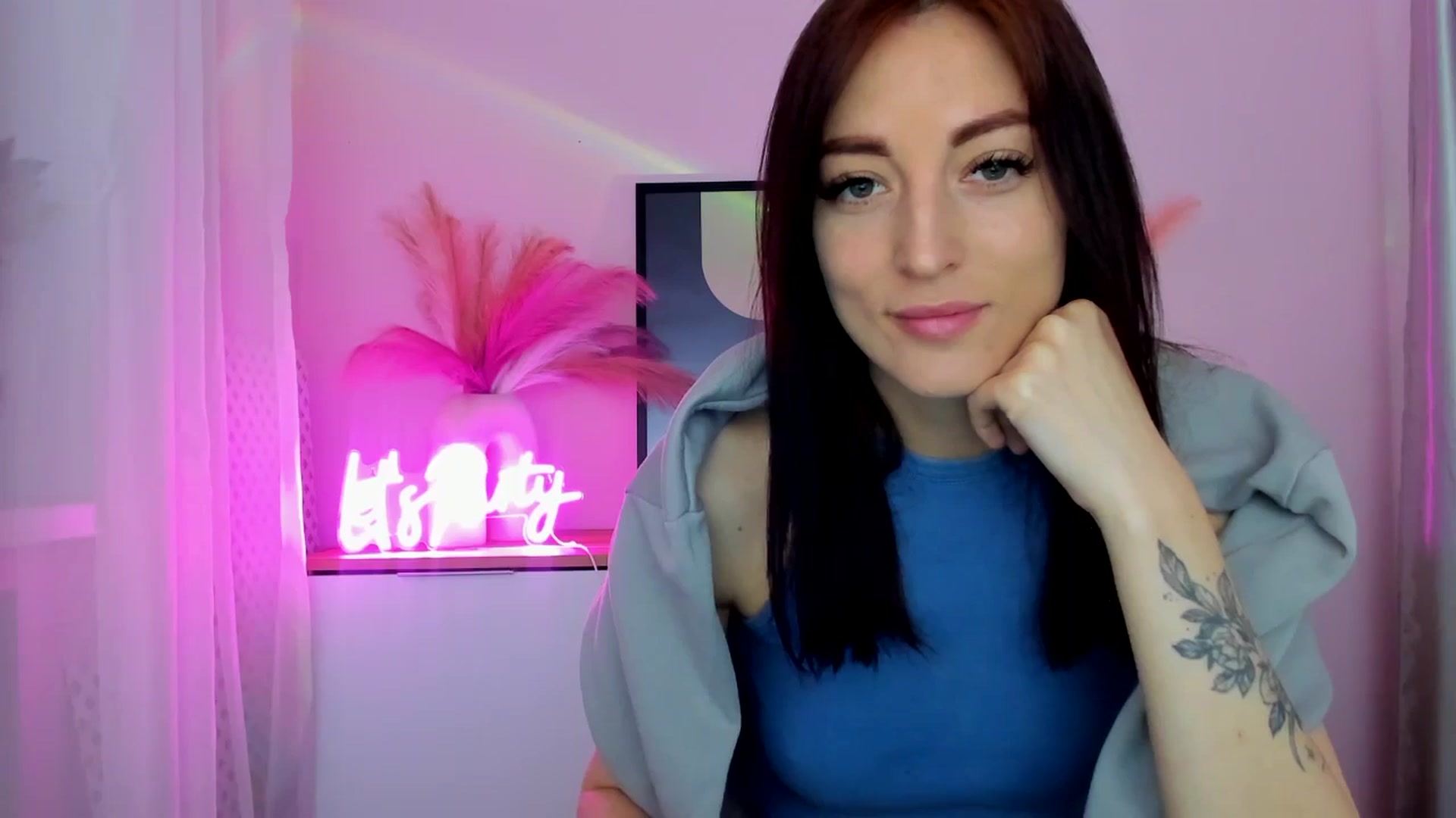Gallery image thumbnail from KiiraDream's myfreecams stream on, 04/30/2025, 08:27 image 4 of 20