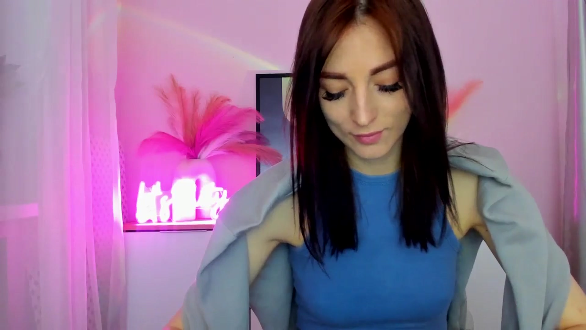 Gallery image thumbnail from KiiraDream's myfreecams stream on, 04/30/2025, 09:10 image 5 of 20