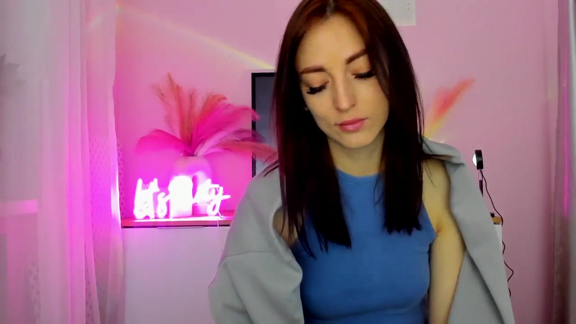 Gallery image thumbnail from KiiraDream's myfreecams stream on, 04/30/2025, 09:10 image 8 of 20