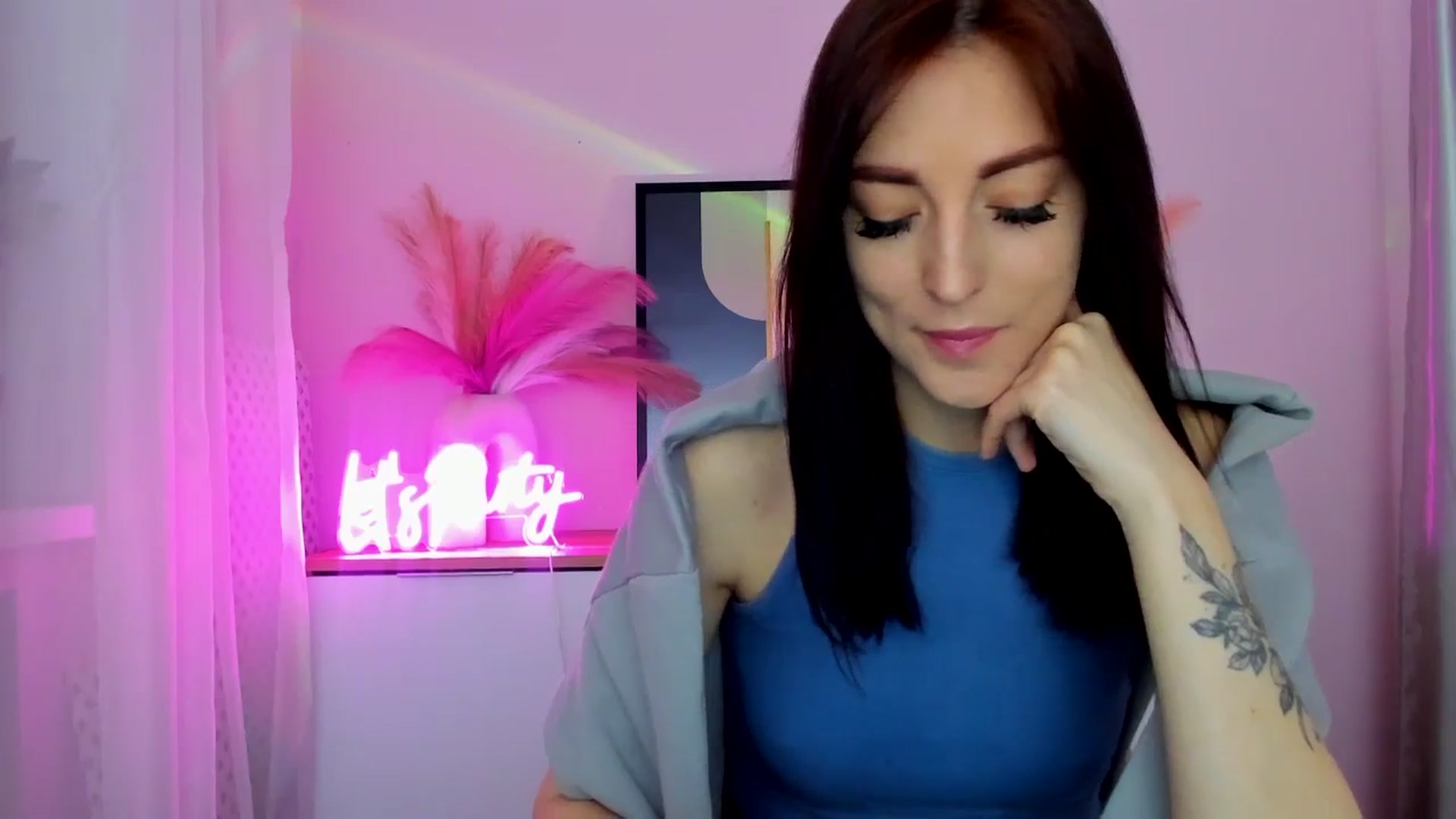 Gallery image thumbnail from KiiraDream's myfreecams stream on, 04/30/2025, 09:10 image 11 of 20