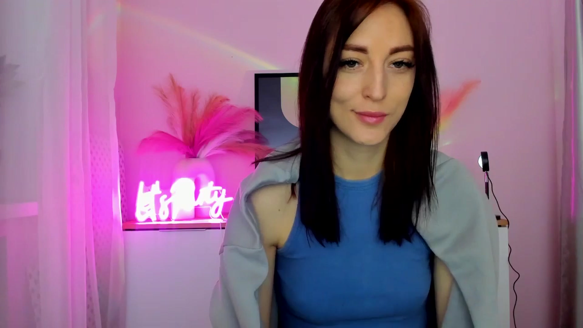 Gallery image thumbnail from KiiraDream's myfreecams stream on, 04/30/2025, 09:10 image 9 of 20