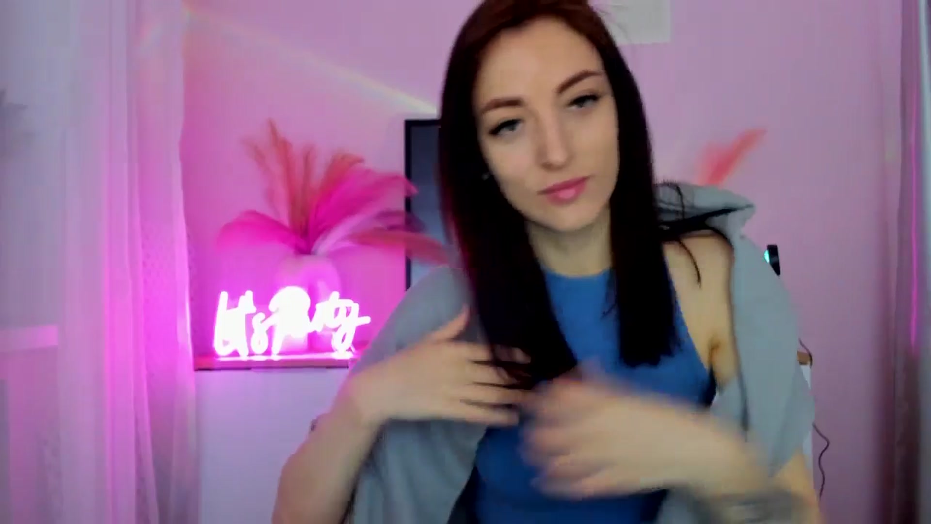 Gallery image thumbnail from KiiraDream's myfreecams stream on, 04/30/2025, 09:10 image 10 of 20
