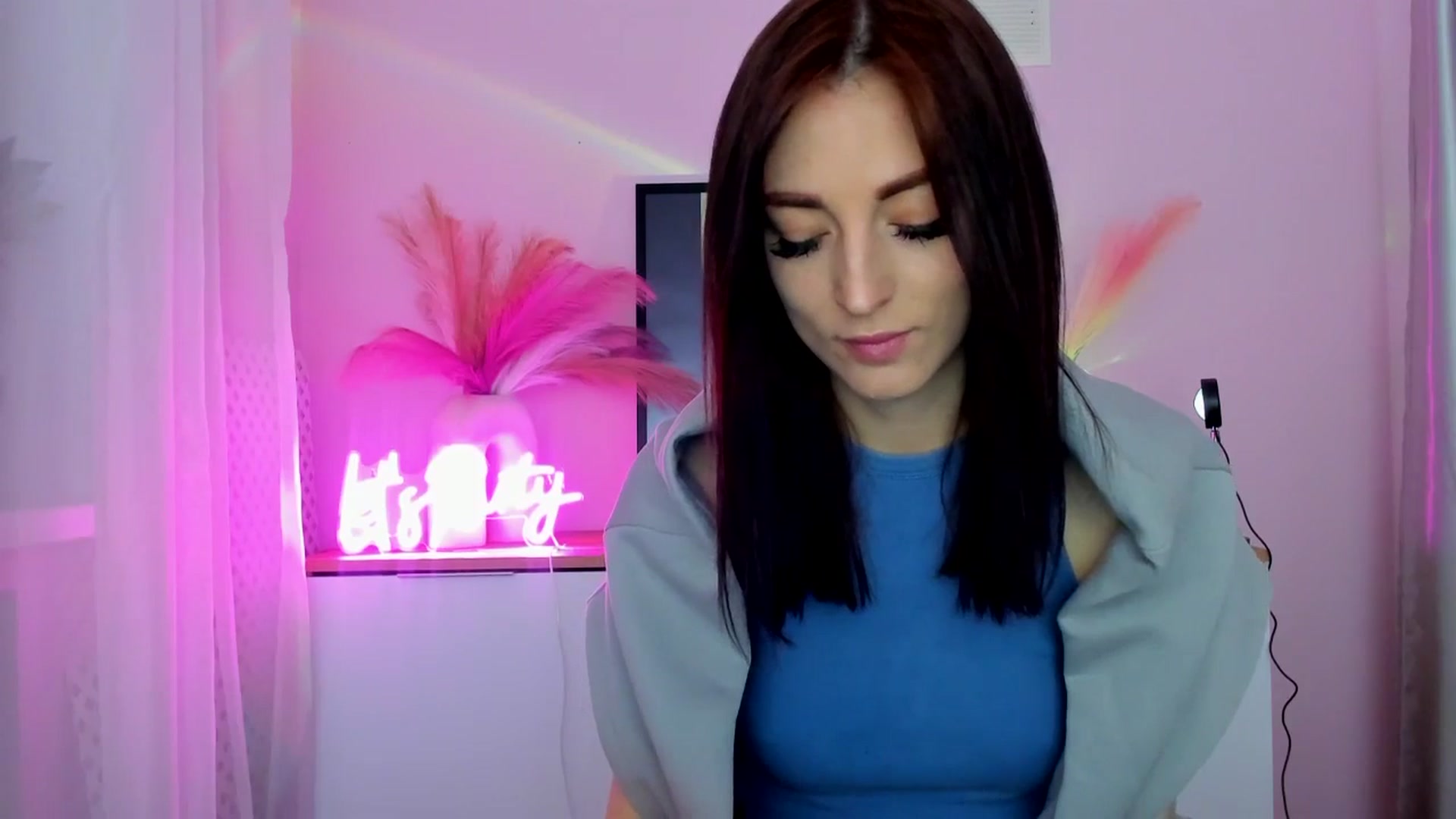 Gallery image thumbnail from KiiraDream's myfreecams stream on, 04/30/2025, 09:10 image 19 of 20