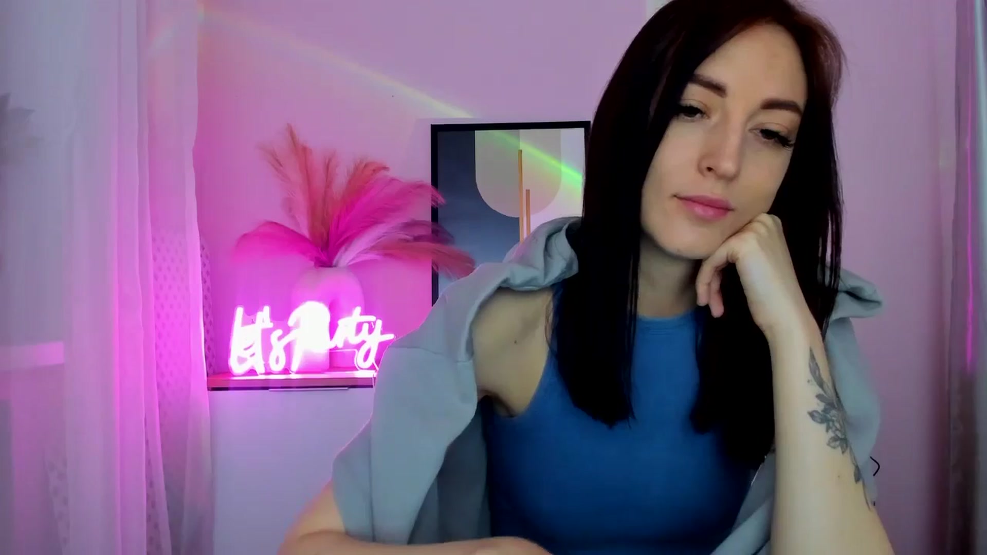 Gallery image thumbnail from KiiraDream's myfreecams stream on, 04/30/2025, 09:10 image 17 of 20