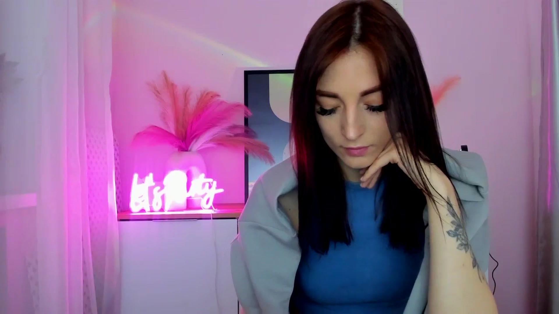Gallery image thumbnail from KiiraDream's myfreecams stream on, 04/30/2025, 09:10 image 20 of 20