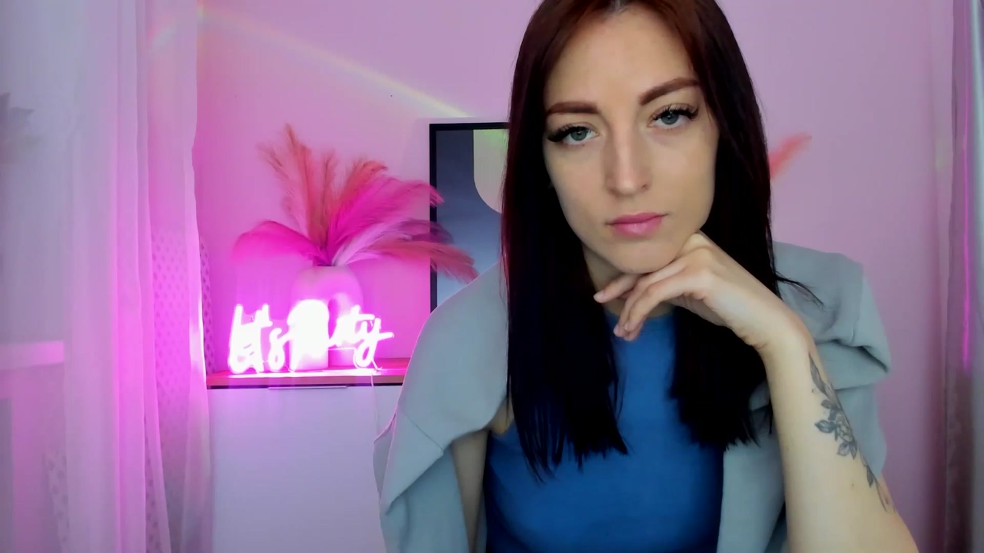 Gallery image thumbnail from KiiraDream's myfreecams stream on, 04/30/2025, 09:10 image 12 of 20