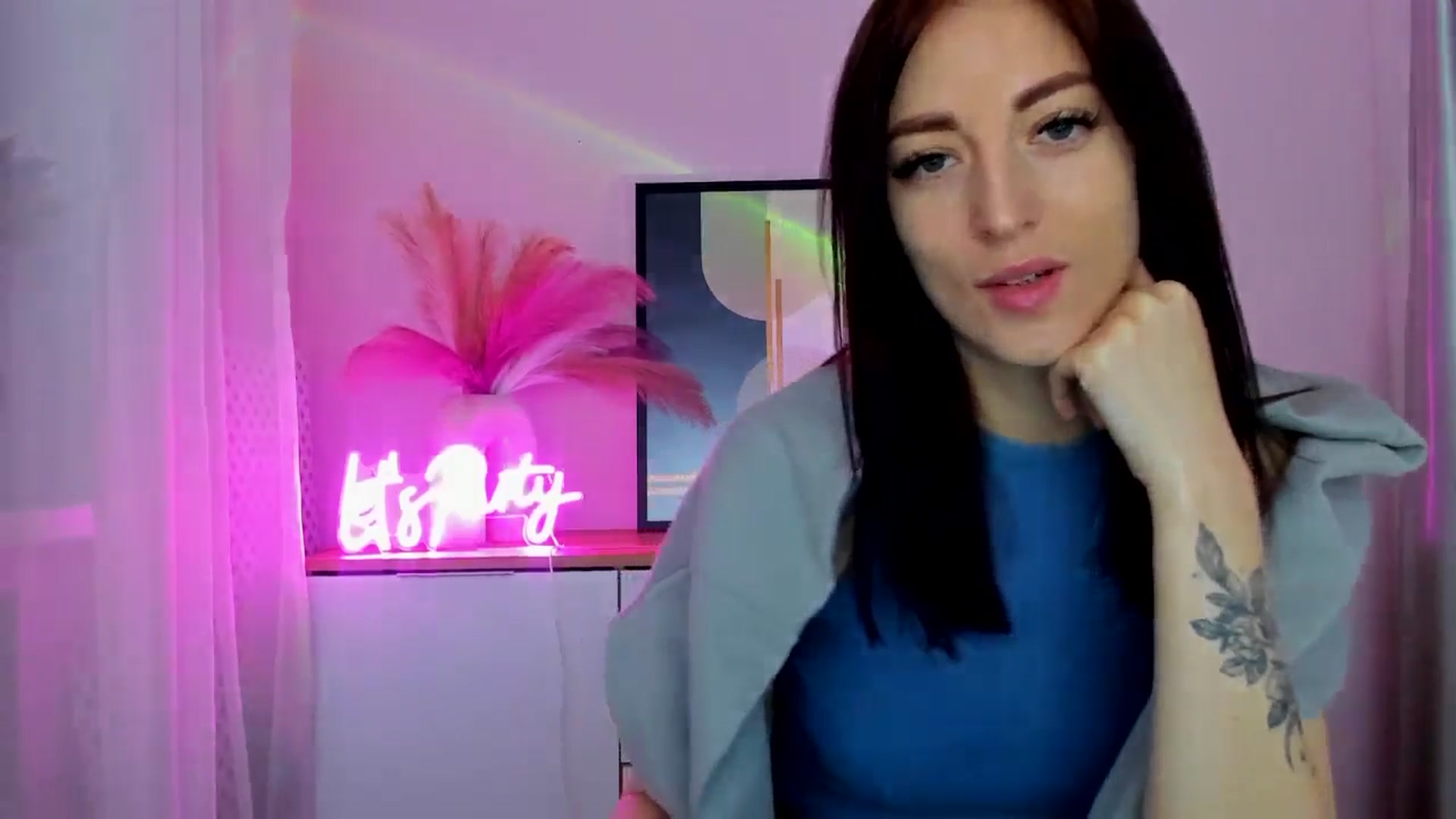 Gallery image thumbnail from KiiraDream's myfreecams stream on, 04/30/2025, 09:10 image 6 of 20