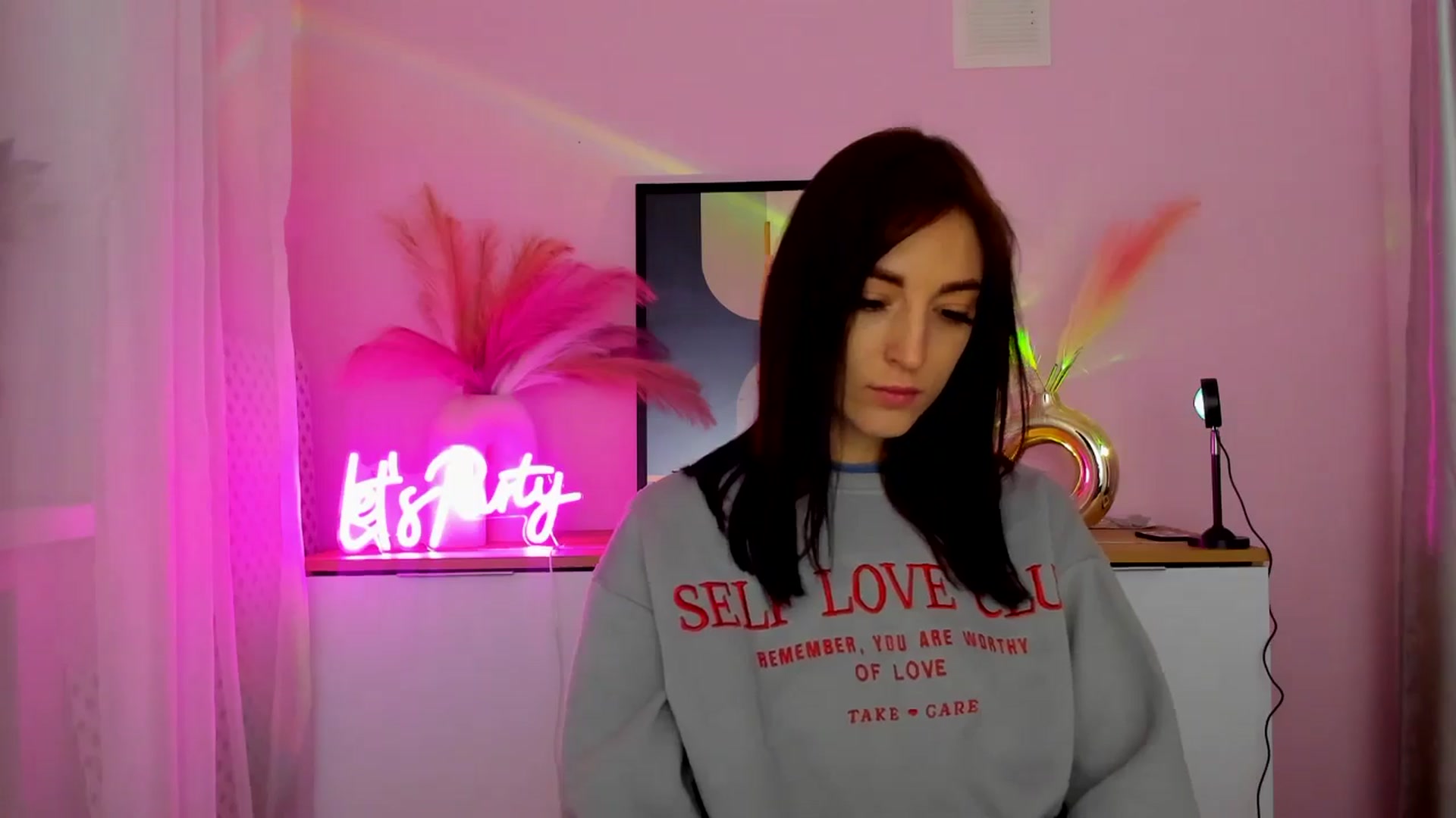 Gallery image thumbnail from KiiraDream's myfreecams stream on, 04/30/2025, 10:31 image 7 of 20