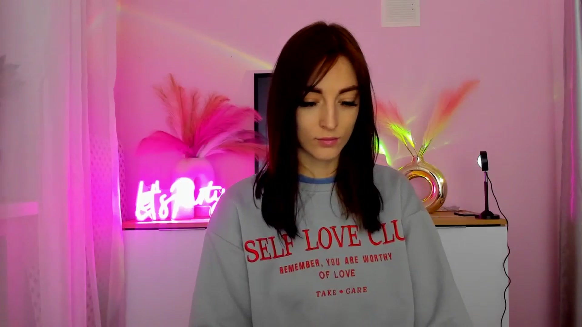 Gallery image thumbnail from KiiraDream's myfreecams stream on, 04/30/2025, 10:31 image 16 of 20