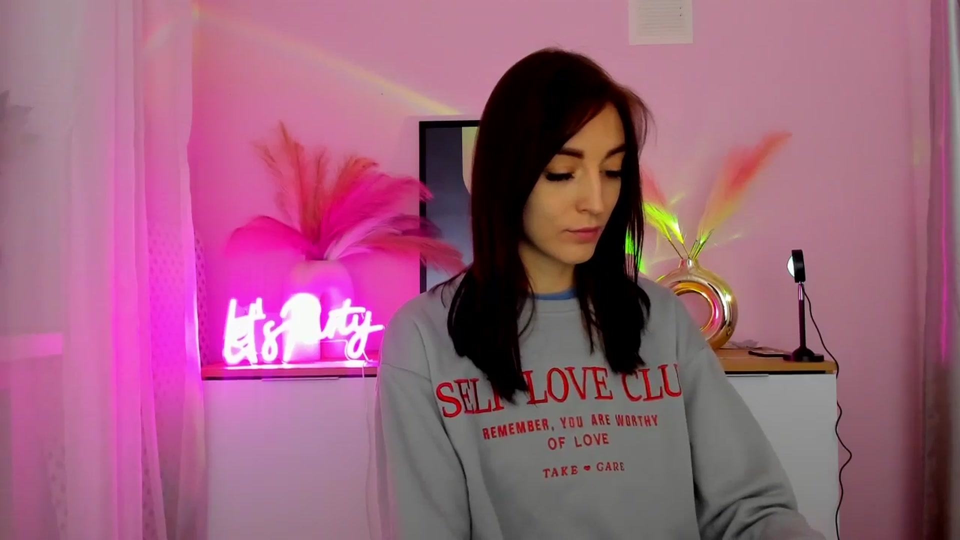 Gallery image thumbnail from KiiraDream's myfreecams stream on, 04/30/2025, 10:31 image 2 of 20