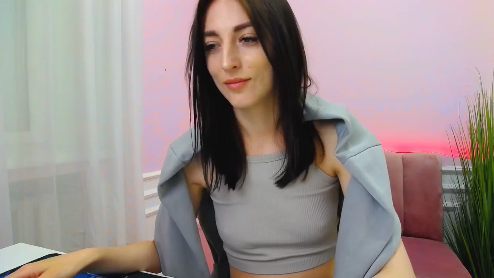 Gallery image thumbnail from KiiraDream's myfreecams stream on, 05/03/2025, 09:57 image 17 of 20
