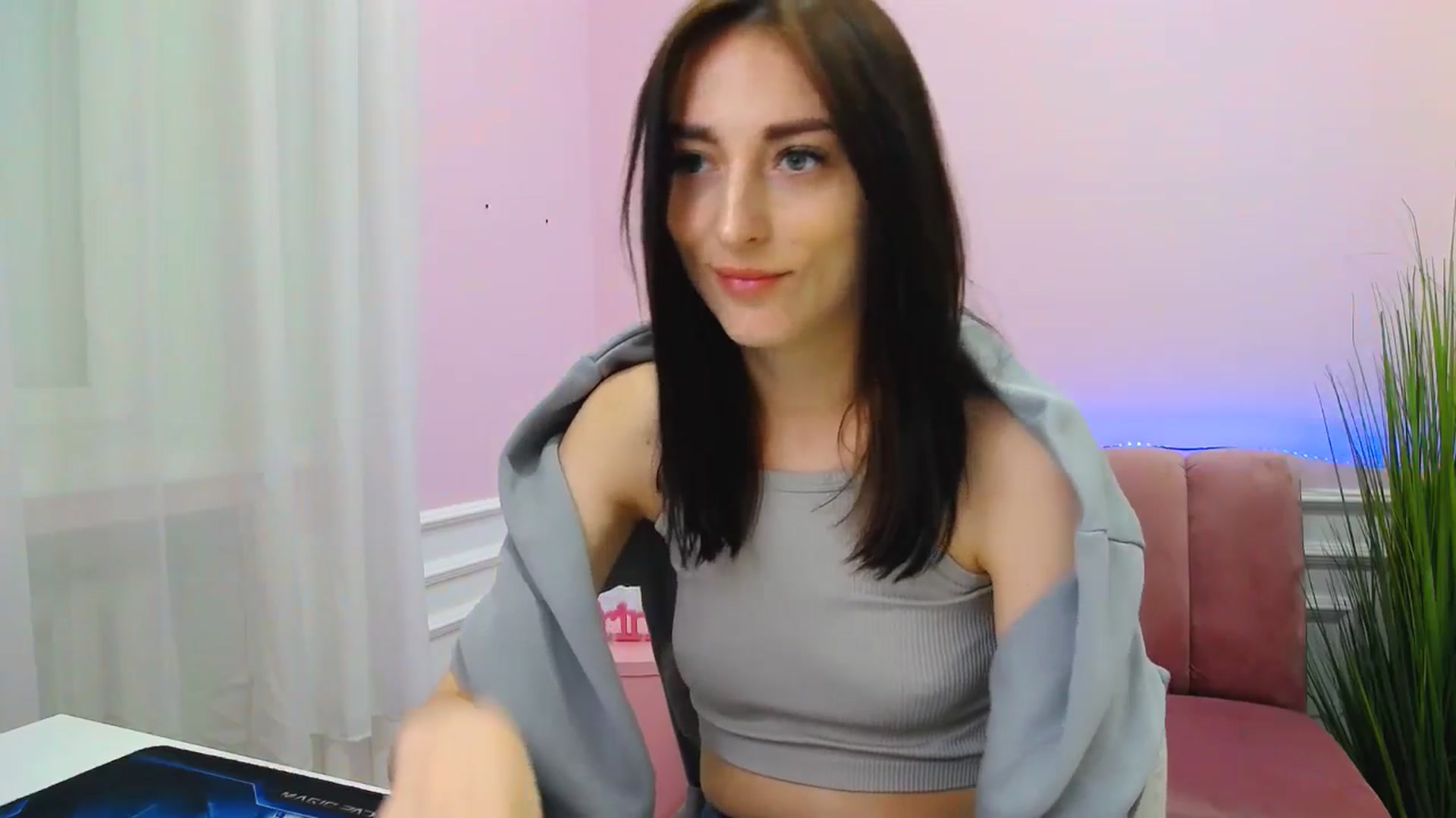 Gallery image thumbnail from KiiraDream's myfreecams stream on, 05/03/2025, 09:57 image 15 of 20