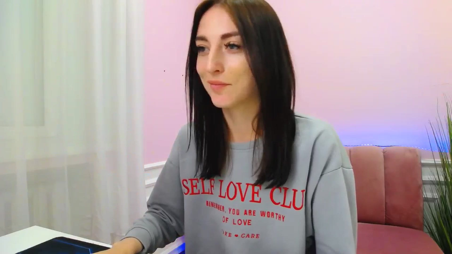 Gallery image thumbnail from KiiraDream's myfreecams stream on, 05/03/2025, 11:55 image 2 of 20