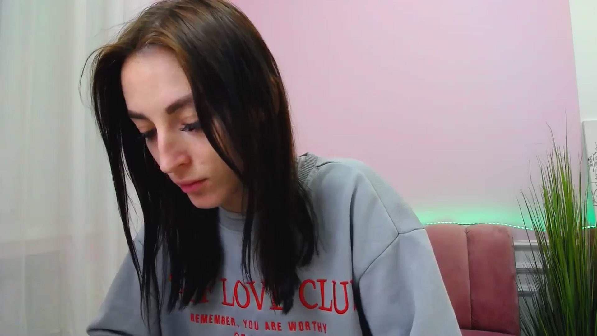 Gallery image thumbnail from KiiraDream's myfreecams stream on, 05/04/2025, 12:00 image 5 of 20
