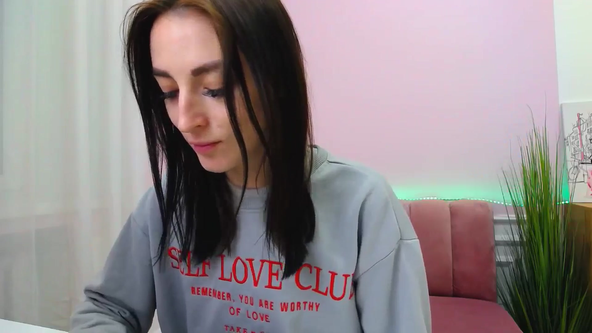 Gallery image thumbnail from KiiraDream's myfreecams stream on, 05/04/2025, 12:00 image 4 of 20