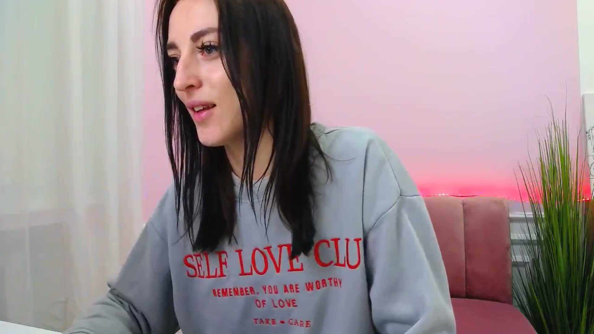 Gallery image thumbnail from KiiraDream's myfreecams stream on, 05/04/2025, 12:00 image 16 of 20