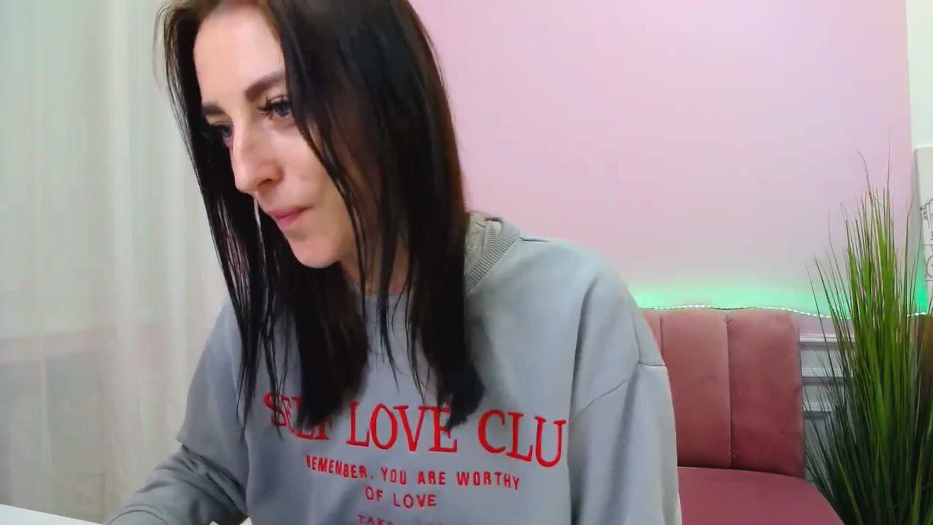 Gallery image thumbnail from KiiraDream's myfreecams stream on, 05/04/2025, 12:00 image 11 of 20
