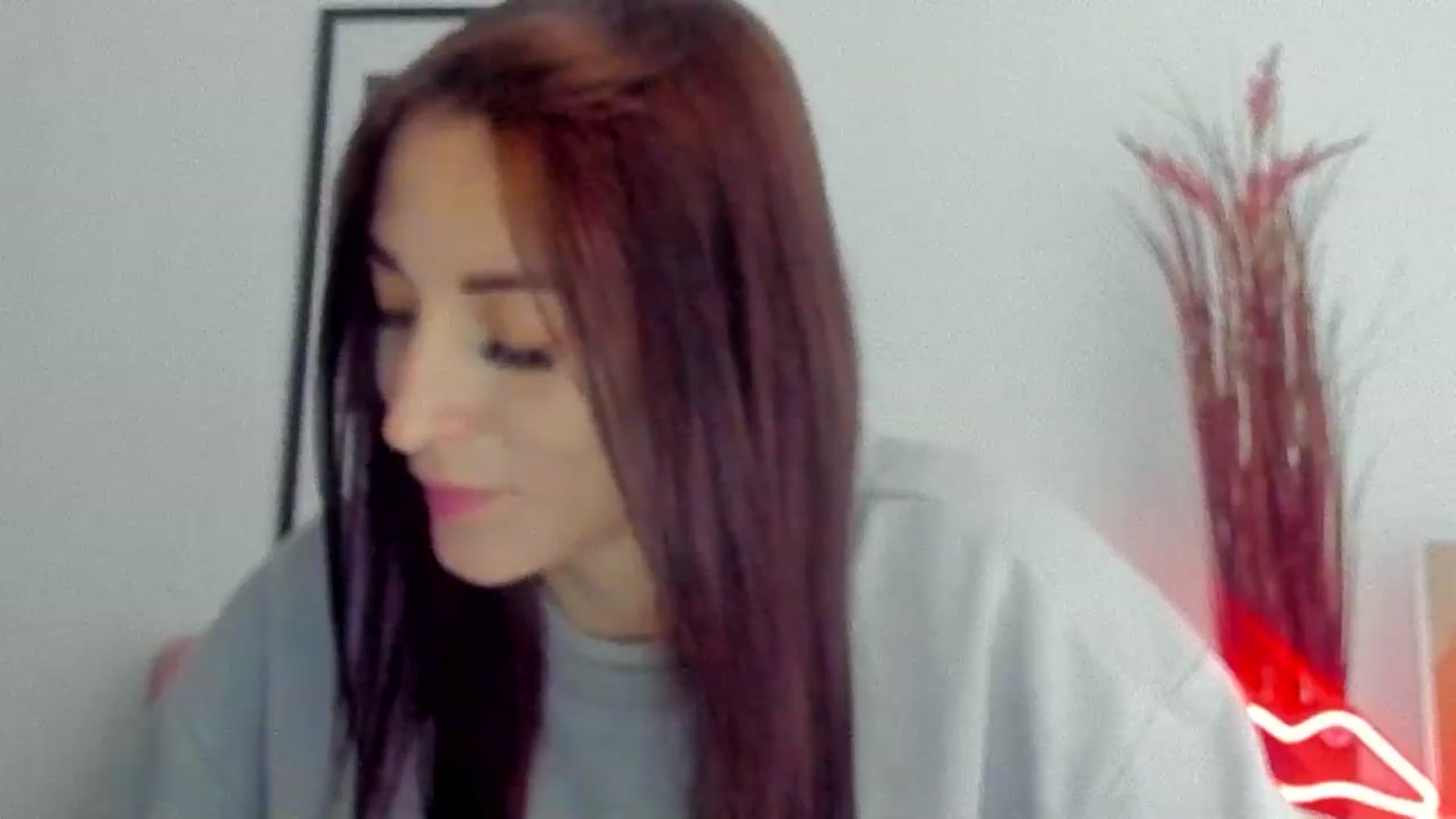 Gallery image thumbnail from KiiraDream's myfreecams stream on, 05/05/2025, 12:23 image 8 of 20
