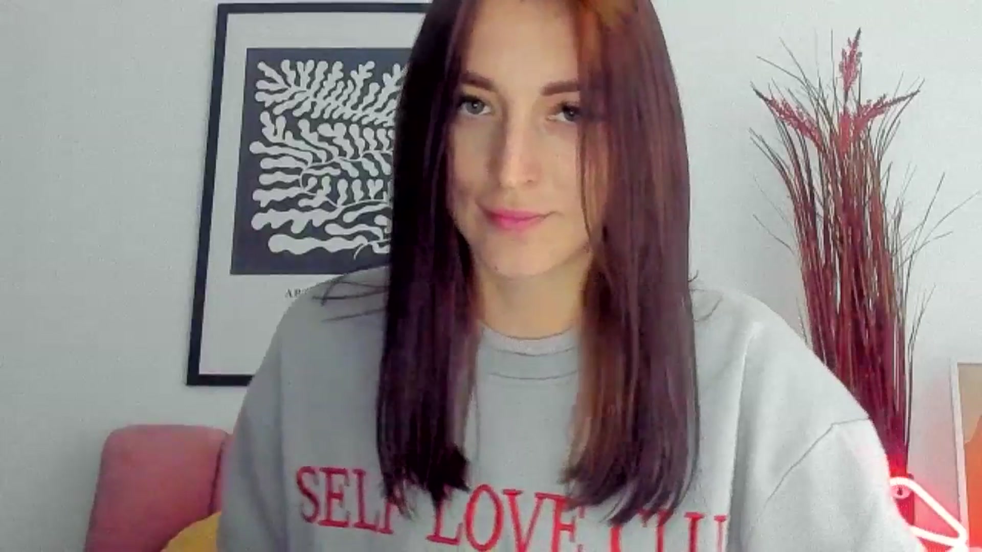 Gallery image thumbnail from KiiraDream's myfreecams stream on, 05/05/2025, 12:23 image 17 of 20
