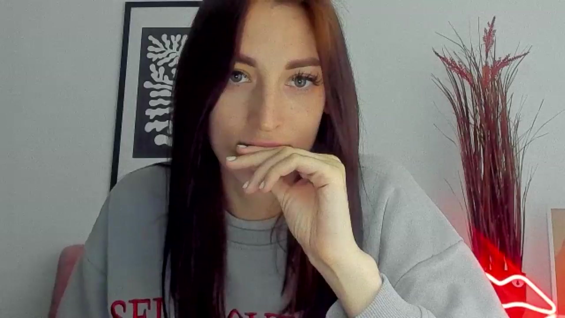 Gallery image thumbnail from KiiraDream's myfreecams stream on, 05/05/2025, 12:23 image 9 of 20