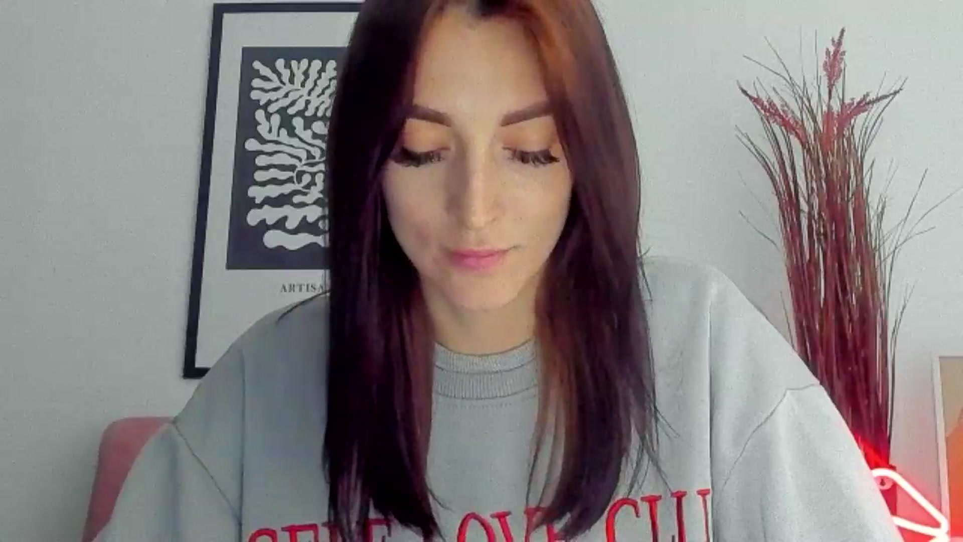 Gallery image thumbnail from KiiraDream's myfreecams stream on, 05/05/2025, 12:23 image 19 of 20