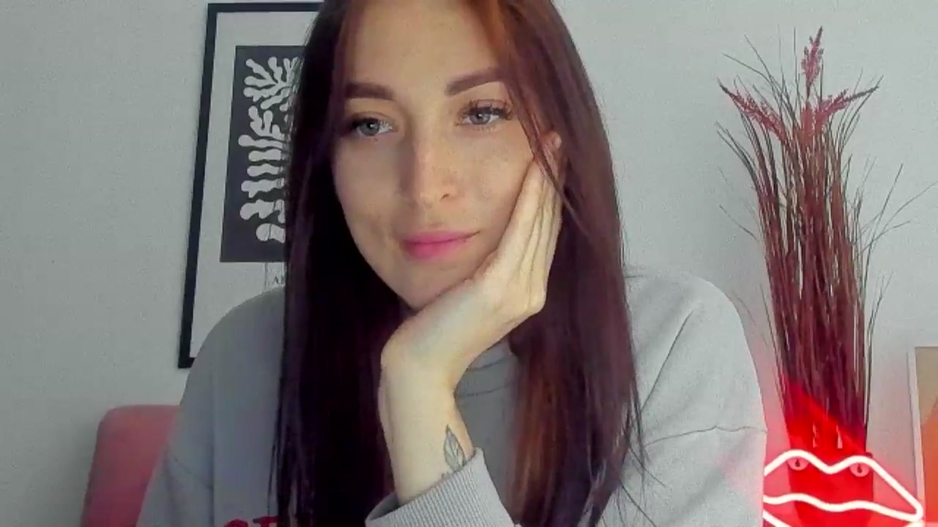 Gallery image thumbnail from KiiraDream's myfreecams stream on, 05/05/2025, 12:23 image 4 of 20