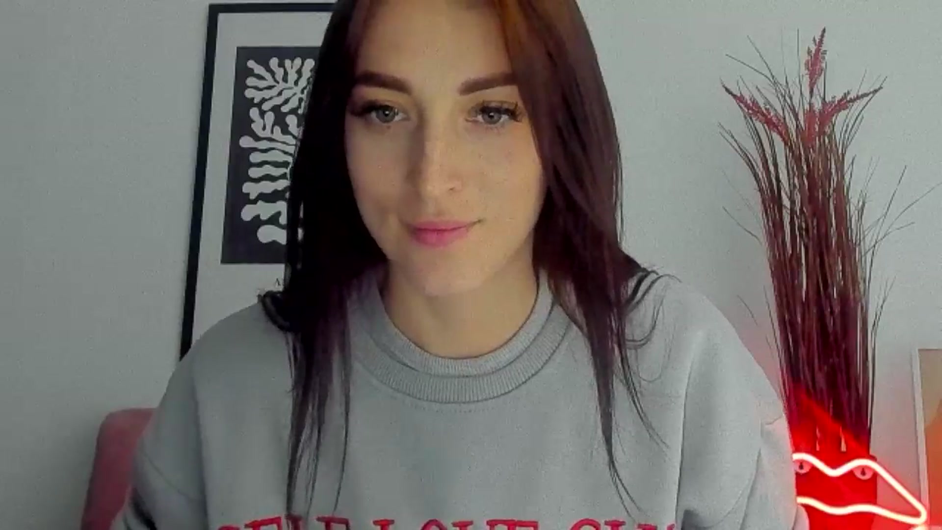 Gallery image thumbnail from KiiraDream's myfreecams stream on, 05/05/2025, 12:54 image 19 of 20