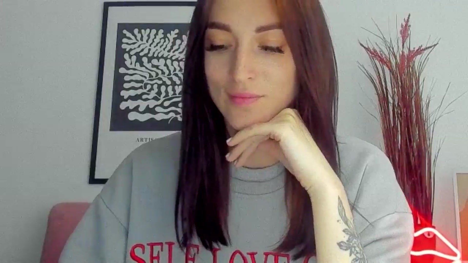 Gallery image thumbnail from KiiraDream's myfreecams stream on, 05/05/2025, 12:54 image 6 of 20