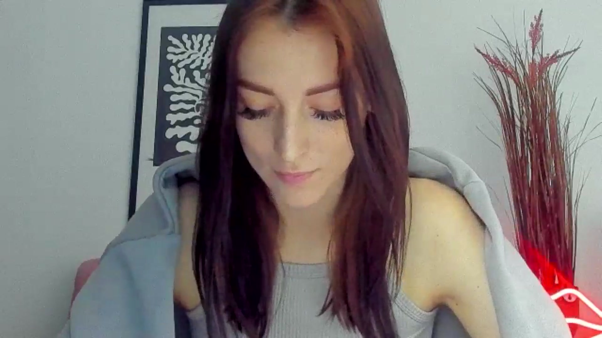 Gallery image thumbnail from KiiraDream's myfreecams stream on, 05/06/2025, 08:59 image 6 of 20