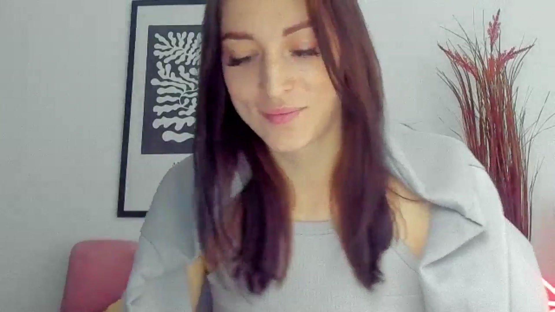 Gallery image thumbnail from KiiraDream's myfreecams stream on, 05/06/2025, 08:59 image 16 of 20