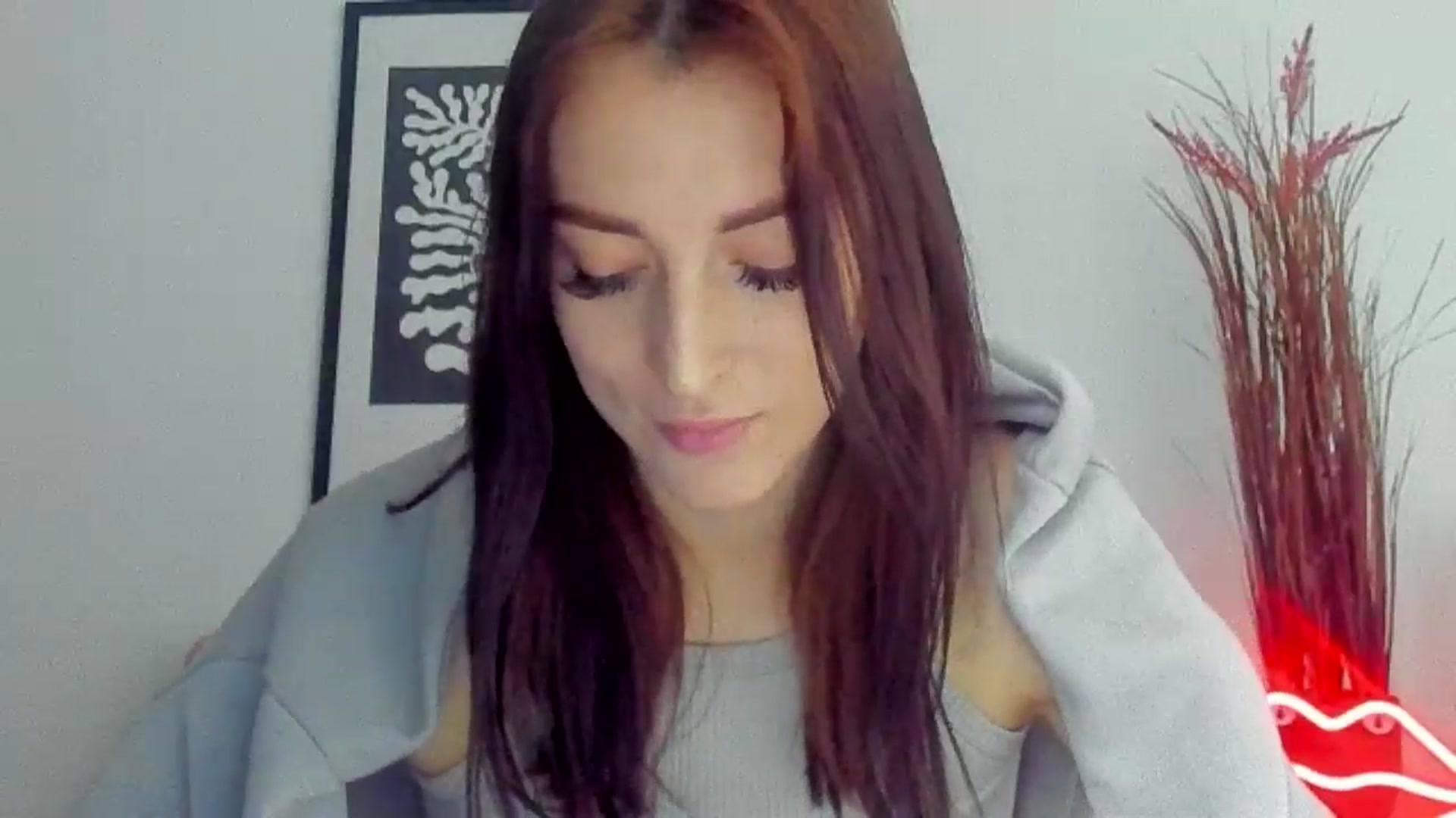 Gallery image thumbnail from KiiraDream's myfreecams stream on, 05/06/2025, 08:59 image 14 of 20