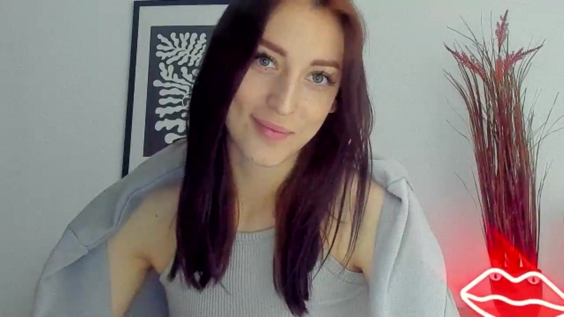Gallery image thumbnail from KiiraDream's myfreecams stream on, 05/06/2025, 08:59 image 17 of 20