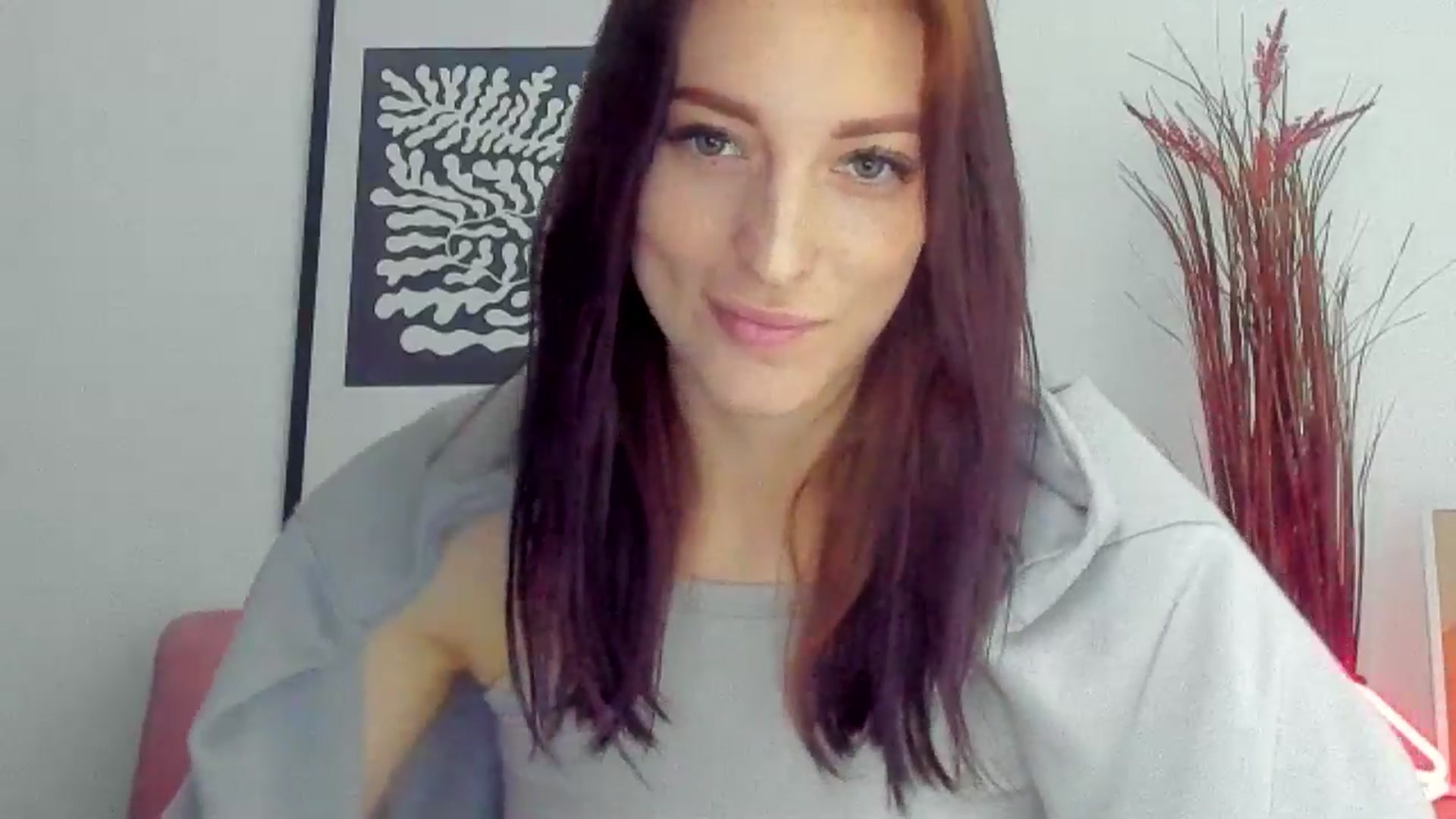 Gallery image thumbnail from KiiraDream's myfreecams stream on, 05/06/2025, 09:44 image 11 of 20