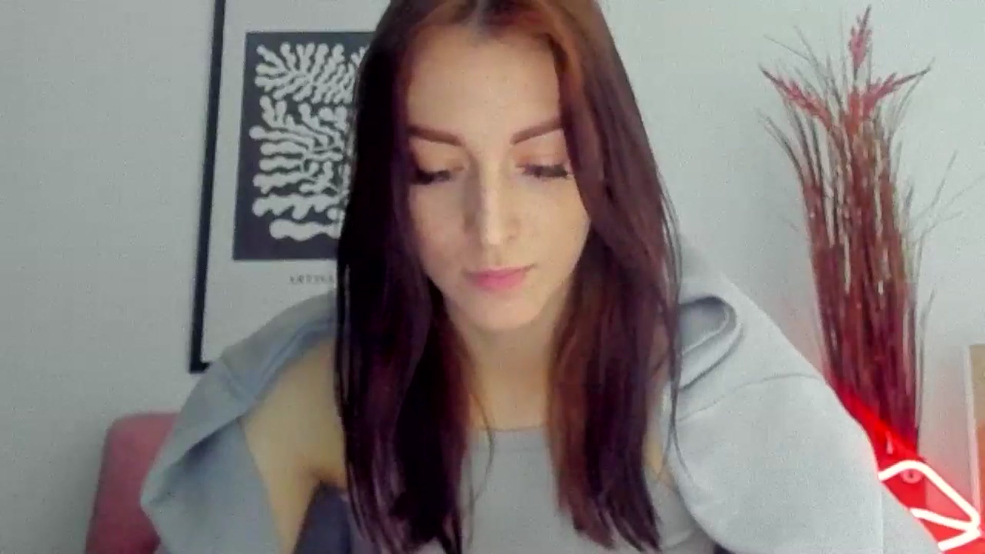 Gallery image thumbnail from KiiraDream's myfreecams stream on, 05/06/2025, 09:44 image 5 of 20