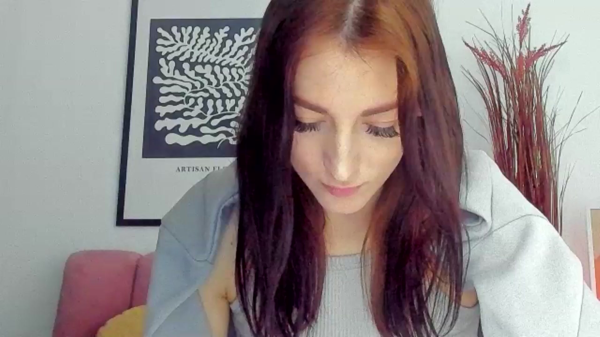 Gallery image thumbnail from KiiraDream's myfreecams stream on, 05/06/2025, 09:44 image 1 of 20