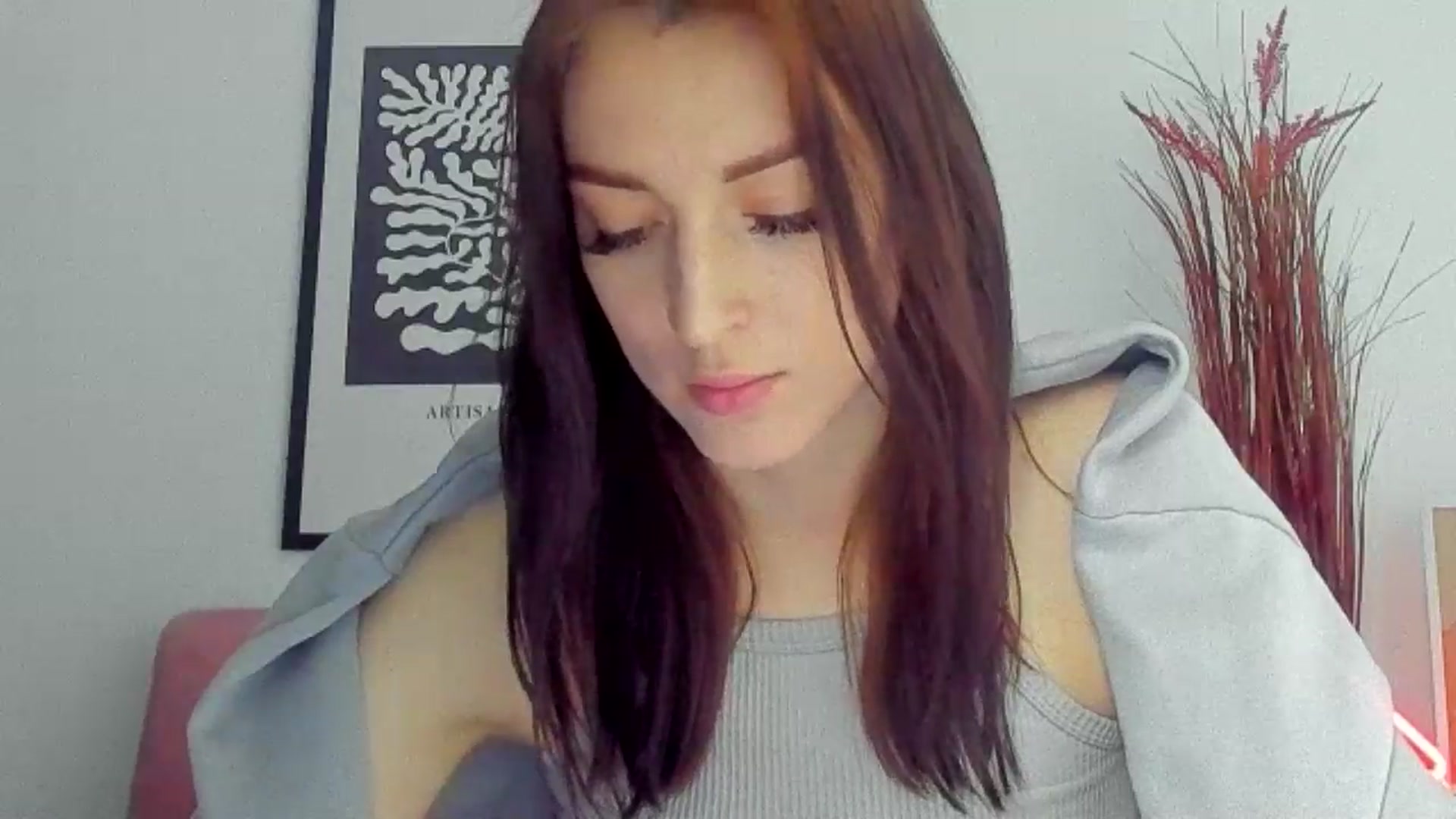 Gallery image thumbnail from KiiraDream's myfreecams stream on, 05/06/2025, 09:44 image 2 of 20