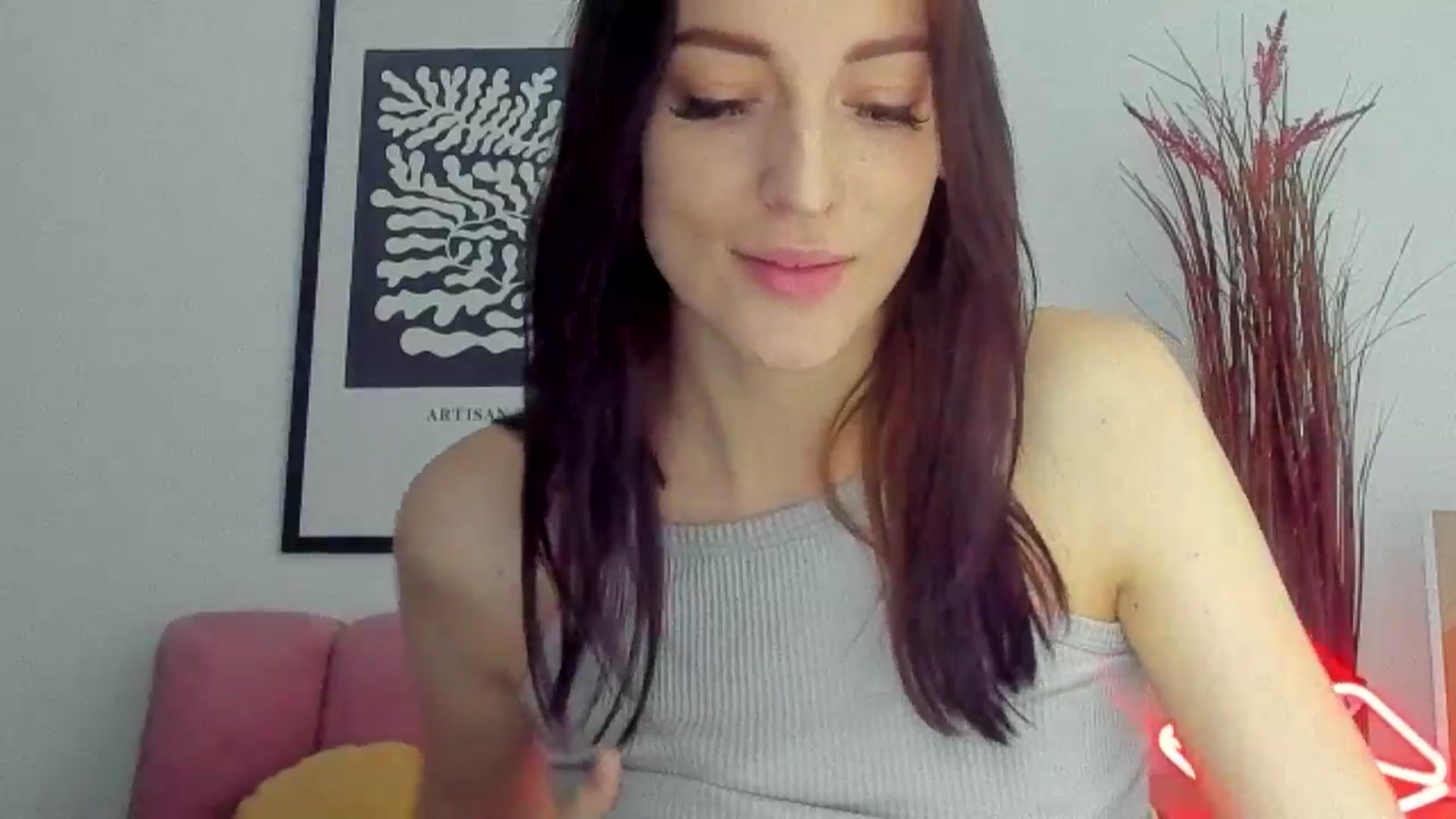 Gallery image thumbnail from KiiraDream's myfreecams stream on, 05/06/2025, 09:44 image 20 of 20