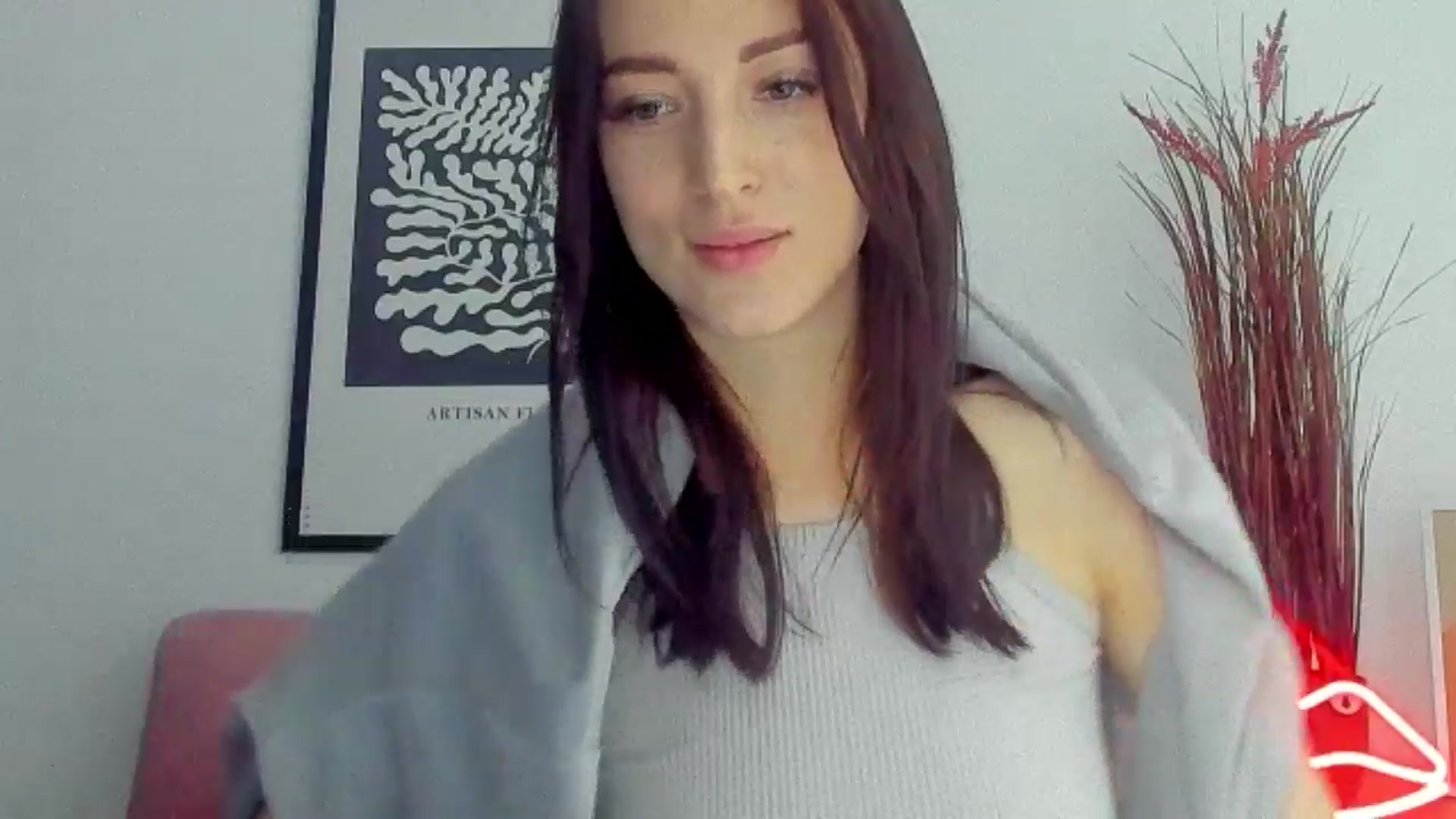 Gallery image thumbnail from KiiraDream's myfreecams stream on, 05/06/2025, 09:44 image 13 of 20