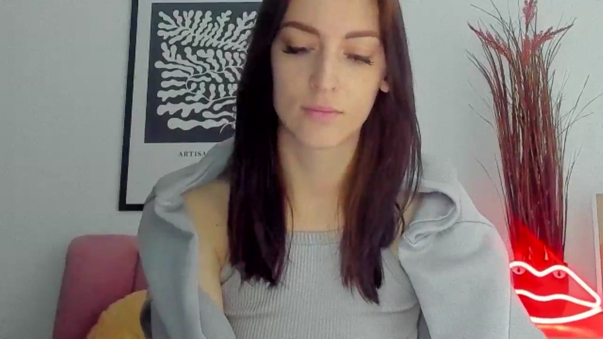 Gallery image thumbnail from KiiraDream's myfreecams stream on, 05/06/2025, 10:37 image 5 of 20