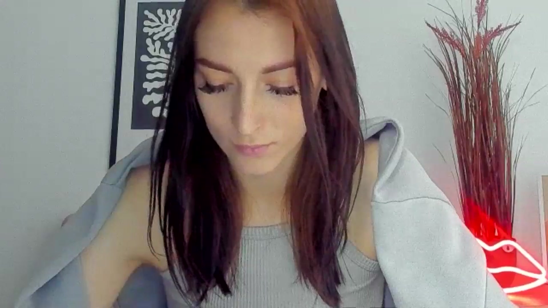 Gallery image thumbnail from KiiraDream's myfreecams stream on, 05/06/2025, 10:37 image 14 of 20