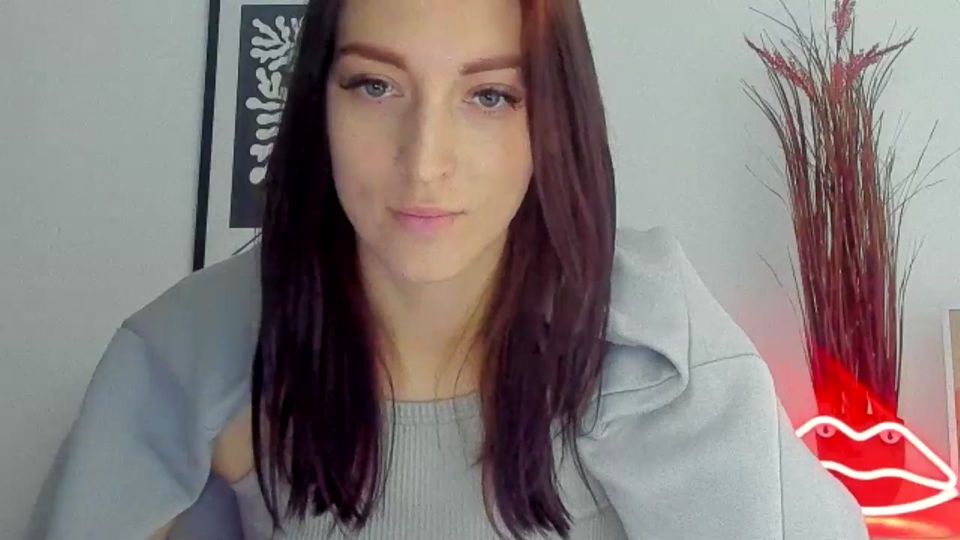 Gallery image thumbnail from KiiraDream's myfreecams stream on, 05/06/2025, 10:37 image 4 of 20