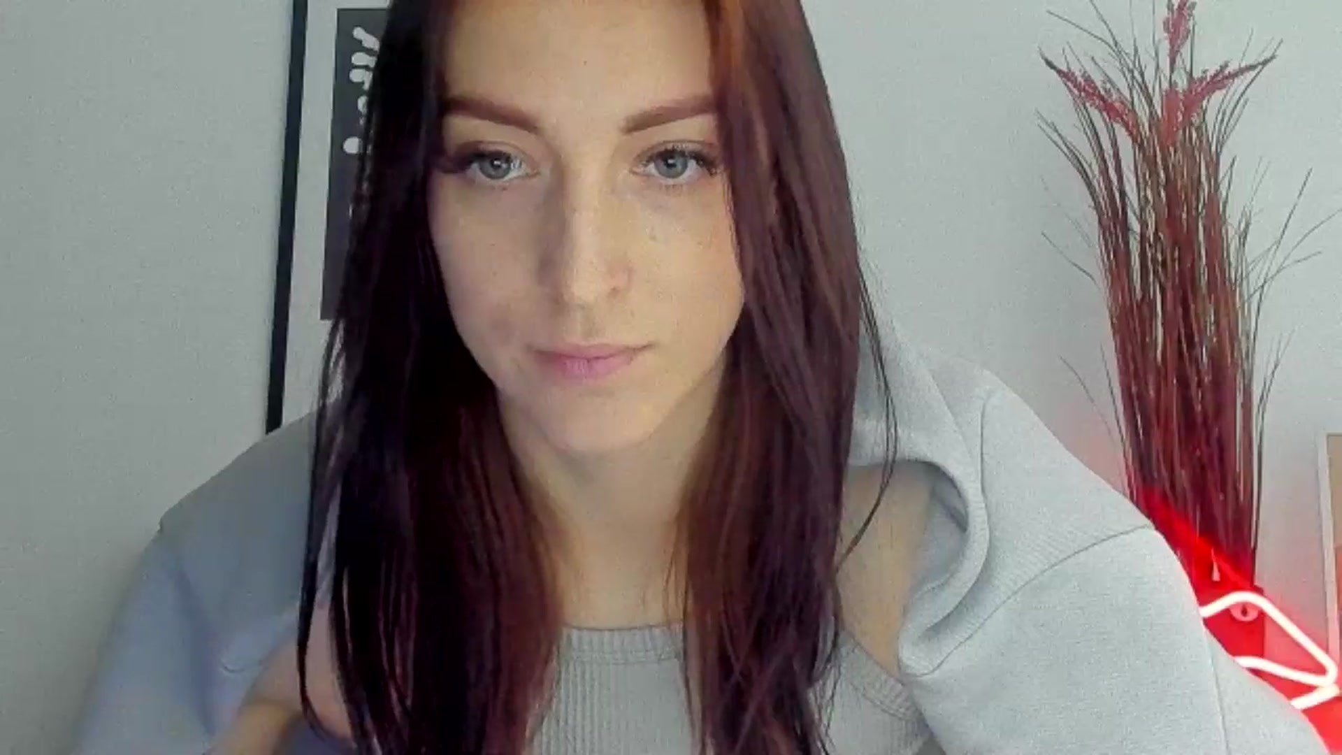 Gallery image thumbnail from KiiraDream's myfreecams stream on, 05/06/2025, 10:37 image 10 of 20