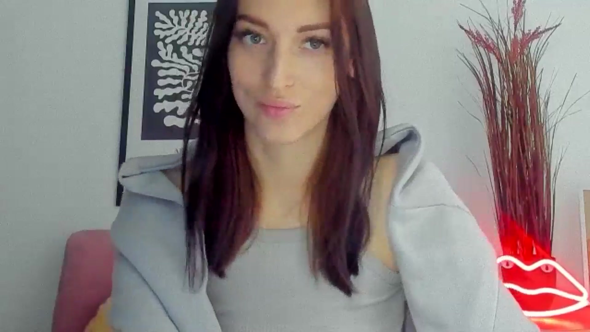 Gallery image thumbnail from KiiraDream's myfreecams stream on, 05/06/2025, 10:37 image 9 of 20
