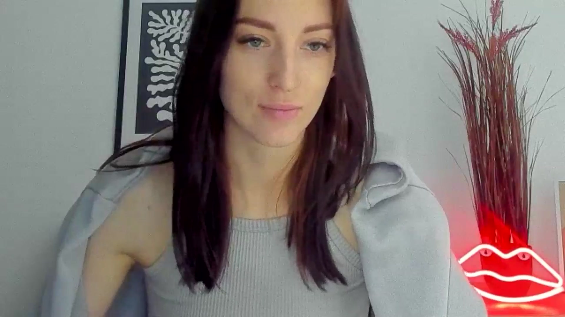 Gallery image thumbnail from KiiraDream's myfreecams stream on, 05/06/2025, 10:37 image 3 of 20