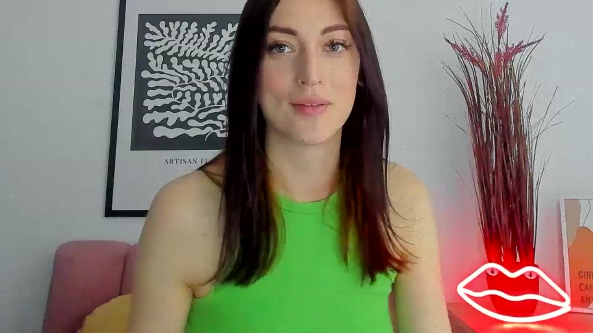 Gallery image thumbnail from KiiraDream's myfreecams stream on, 05/07/2025, 11:12 image 3 of 20